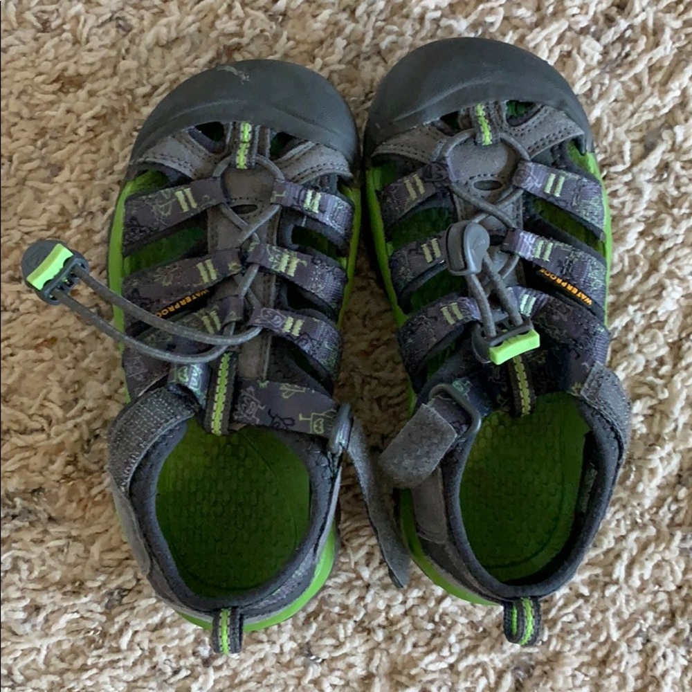Boys Keen sandals